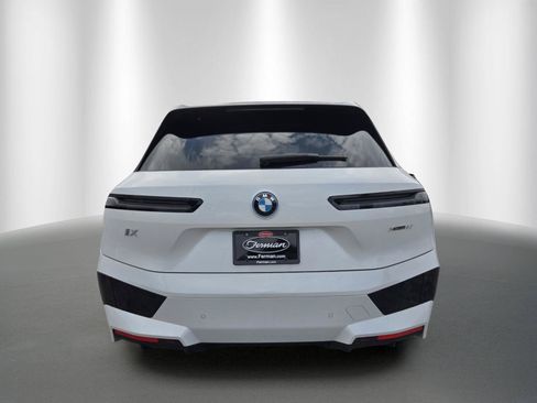 Used 2024 BMW iX xDrive50 w/ Sport Package AWD/4WD image 6