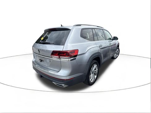 Used 2021 Volkswagen Atlas SE FWD image 2