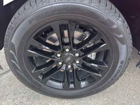 Used 2022 Ford Expedition XLT RWD image 7