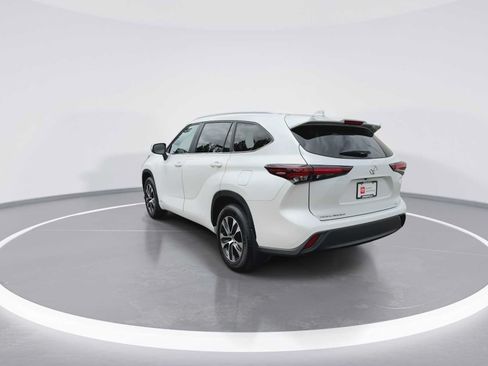 Certified 2026 Toyota Highlander XLE AWD/4WD image 6