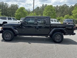 New 2025 Jeep Gladiator Sport video 2