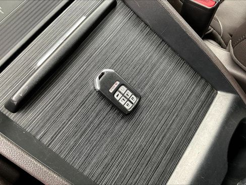 Used 2019 Honda Odyssey Elite image 36