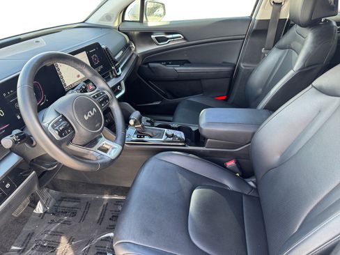 Used 2024 Kia Sportage EX image 9