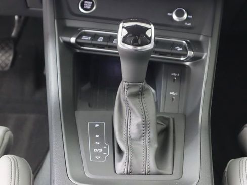 Certified 2025 Audi Q3 2.0T Premium w/ Convenience Package AWD/4WD image 18