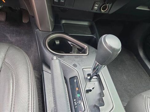 Used 2016 Toyota RAV4 LE FWD image 10