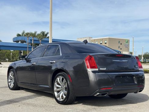 Used 2019 Chrysler 300 Limited image 12