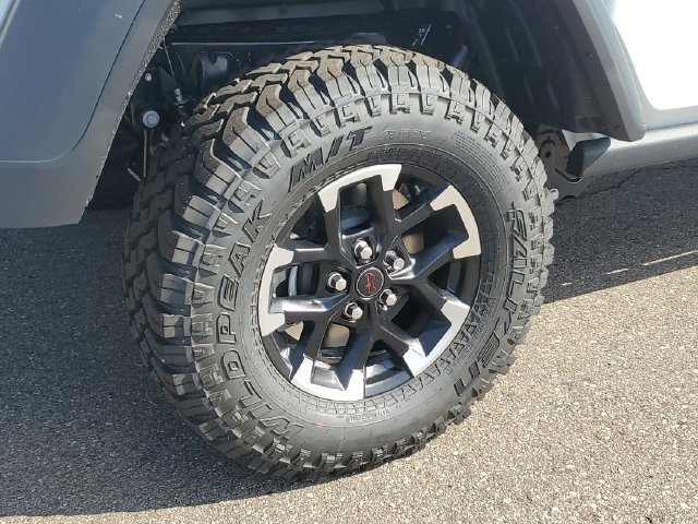 New 2026 Jeep Gladiator Rubicon w/ Technology Group AWD/4WD image 9