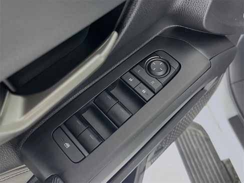 Used 2024 Toyota Tacoma Limited w/ Limited Package (LT) image 9