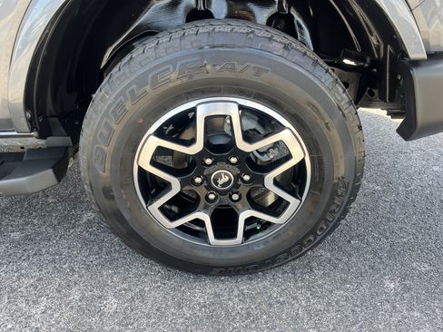 Used 2024 Ford Bronco Outer Banks AWD/4WD image 9