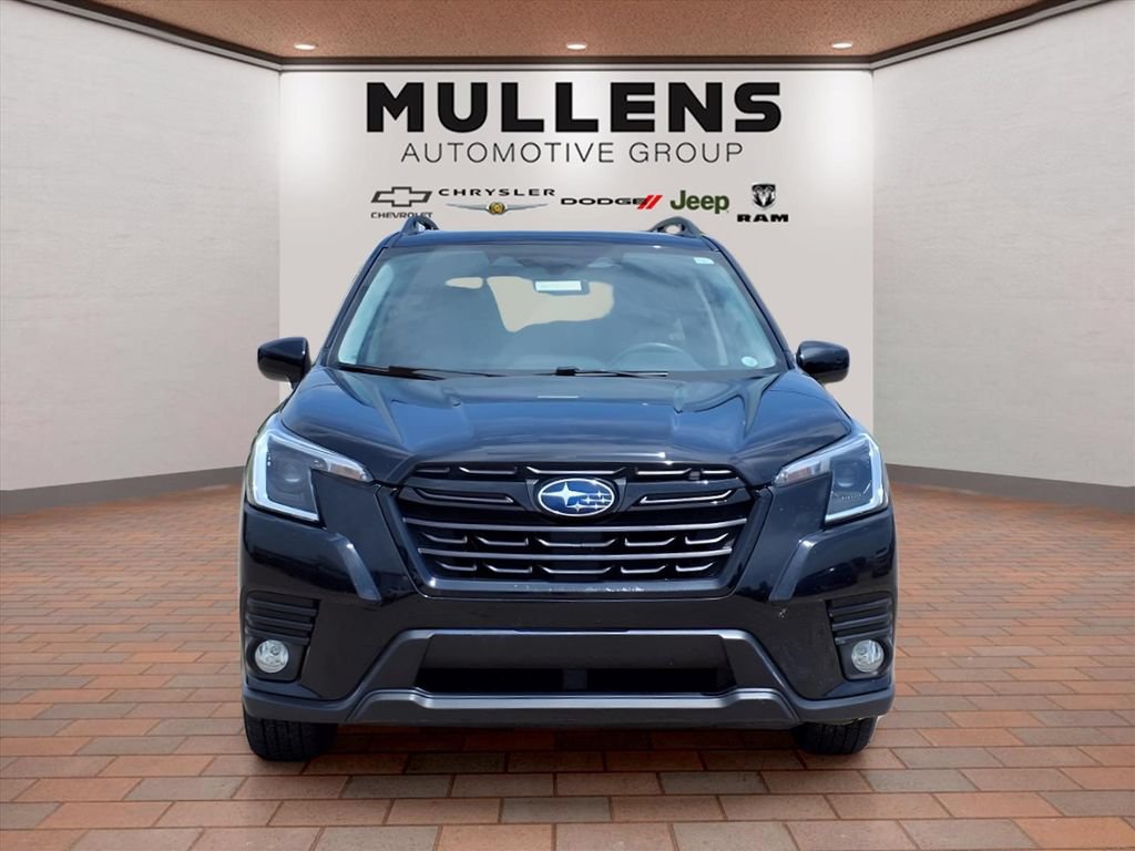 Used 2023 Subaru Forester Premium AWD/4WD image 2