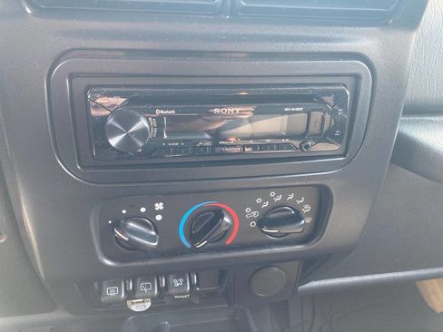 Used 2006 Jeep Wrangler Unlimited image 99