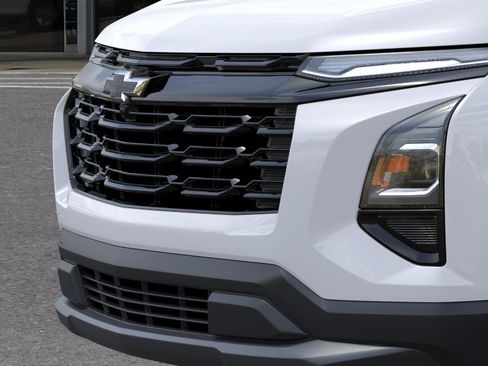 New 2026 Chevrolet Equinox LT w/ Convenience Package II FWD image 13