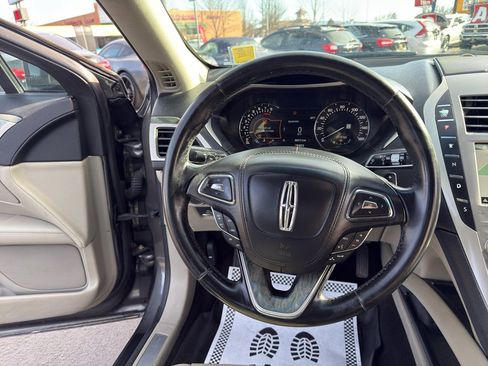 Used 2018 Lincoln MKZ Reserve image 19