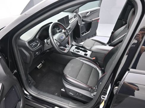 Used 2024 Ford Escape ST-Line w/ Tech Pack #1 AWD/4WD image 11