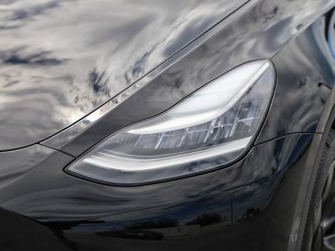 Used 2020 Tesla Model Y Long Range AWD/4WD image 8