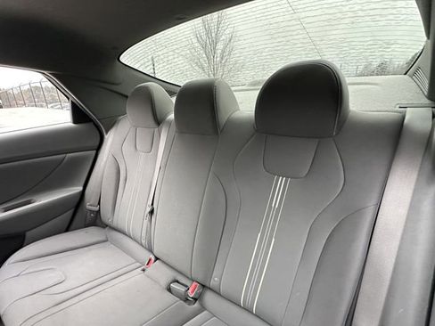 Used 2023 Hyundai Elantra SEL w/ Convenience Package image 31