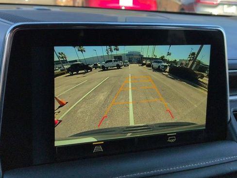 Used 2023 Chevrolet Suburban Premier image 20