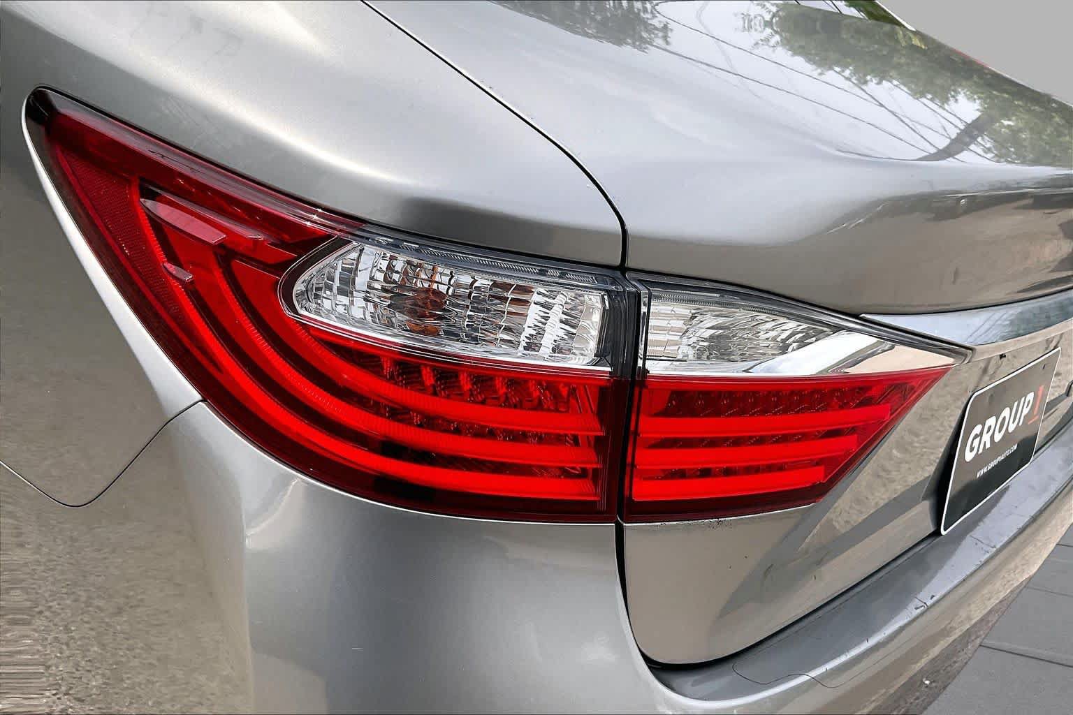 Used 2015 Lexus ES 350 w/ Luxury Package FWD image 28