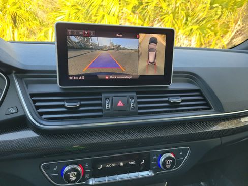 Used 2018 Audi SQ5 Prestige w/ Prestige Package image 25