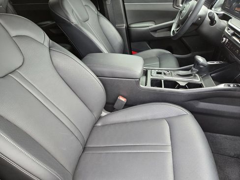 New 2025 Kia Sorento S AWD/4WD image 11