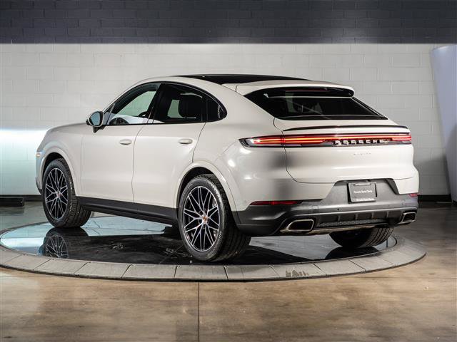 Certified 2025 Porsche Cayenne Coupe AWD/4WD image 3