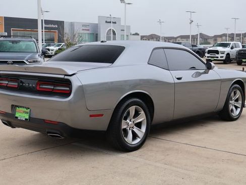 Used 2018 Dodge Challenger SXT RWD image 6