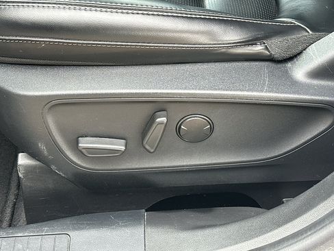 Used 2024 Ford Escape Platinum image 27