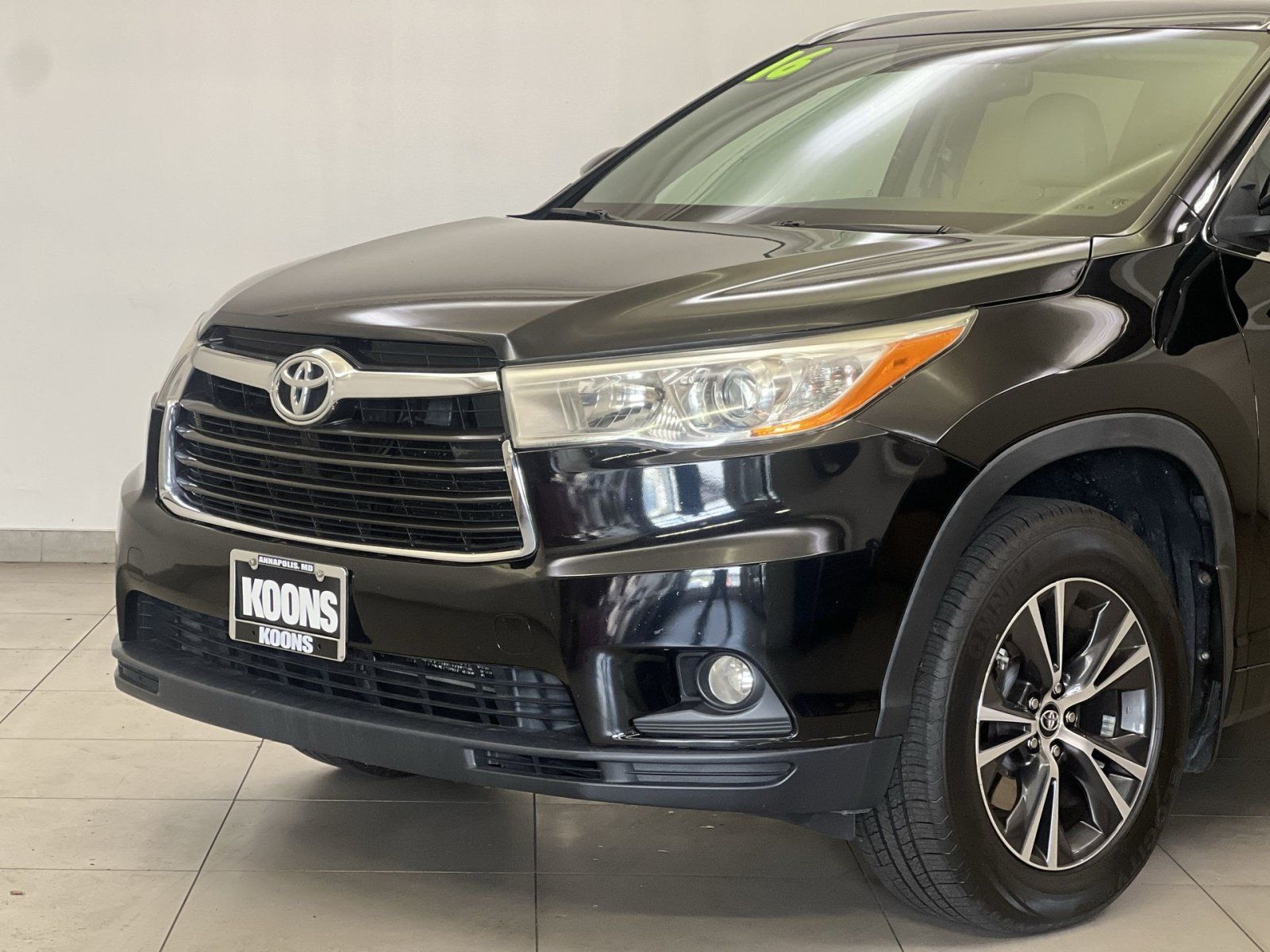 Used 2016 Toyota Highlander XLE AWD/4WD image 29