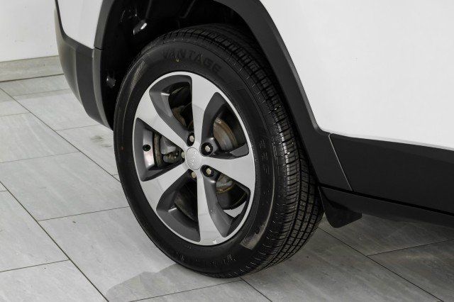 Used 2019 Jeep Cherokee Limited AWD/4WD image 55