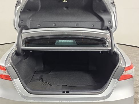 Used 2020 Toyota Camry LE FWD image 11