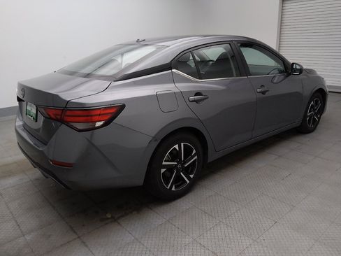 Used 2025 Nissan Sentra SV FWD image 10