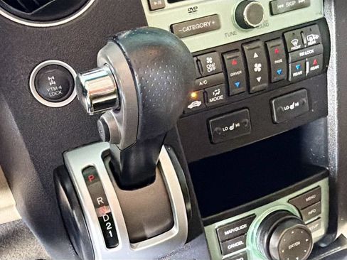 Used 2011 Honda Pilot Touring image 18