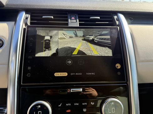 Used 2021 Land Rover Discovery S R-Dynamic image 22