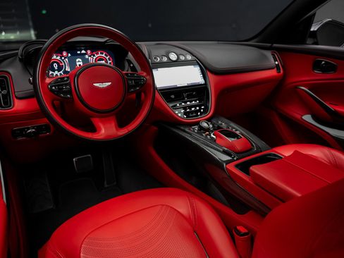 Used 2023 Aston Martin DBX 707 AWD/4WD image 2