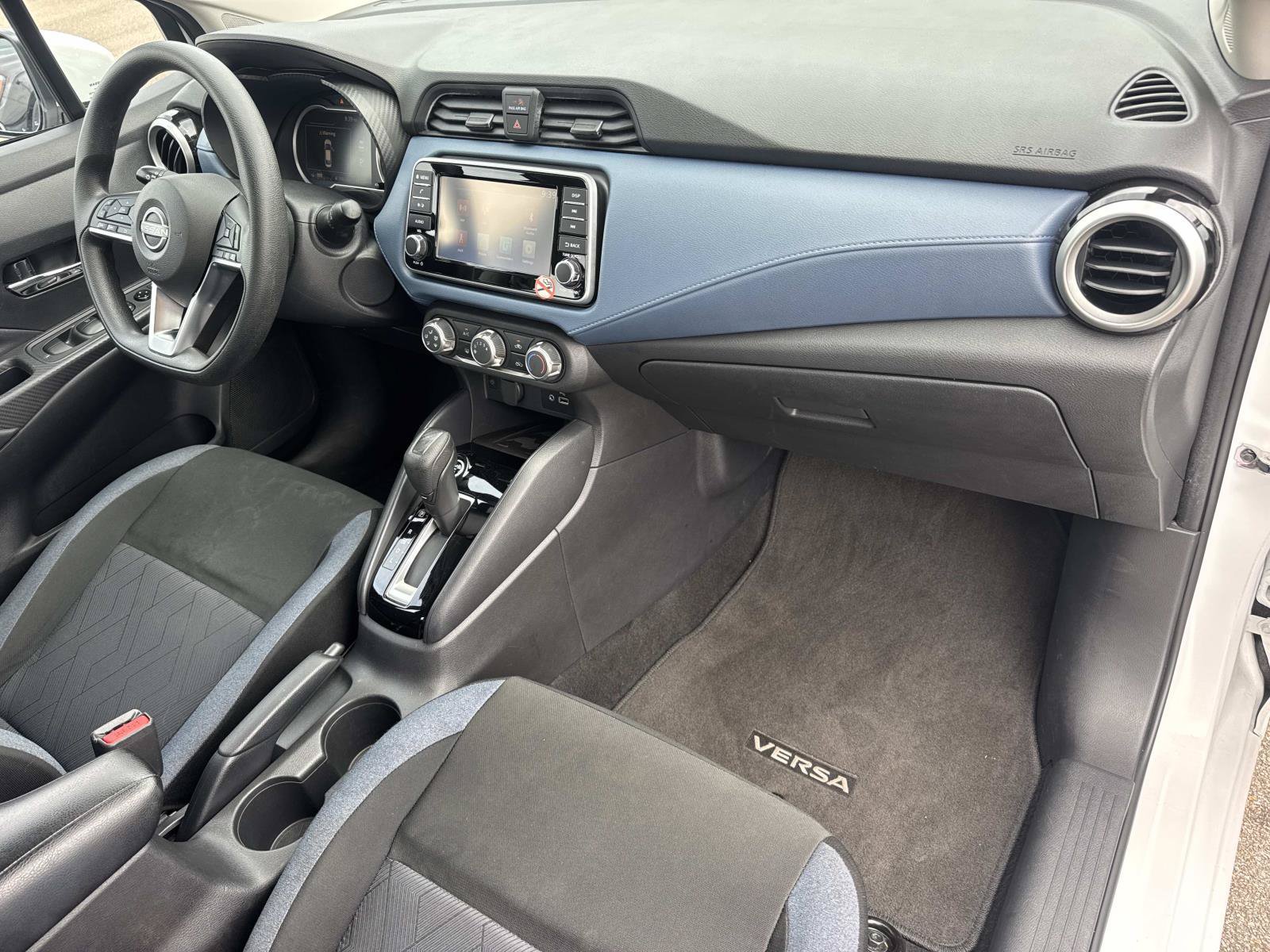 Used 2025 Nissan Versa SV FWD image 10