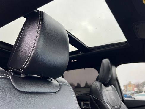 Certified 2024 Ford Explorer ST w/ Equipment Group 401A image 19