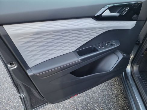 Certified 2024 Volkswagen Taos S image 36