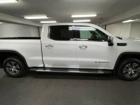 Certified 2022 GMC Sierra 1500 SLT w/ SLT Convenience Package image 9