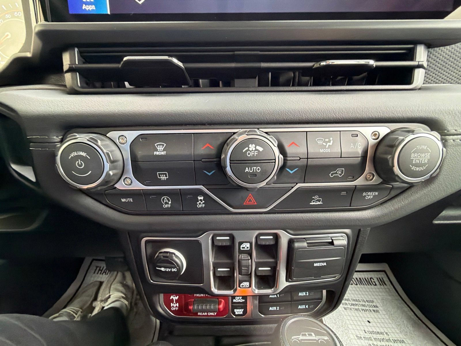 Used 2026 Jeep Gladiator Rubicon AWD/4WD image 21