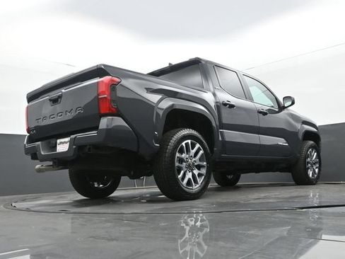 Used 2025 Toyota Tacoma SR5 AWD/4WD image 11