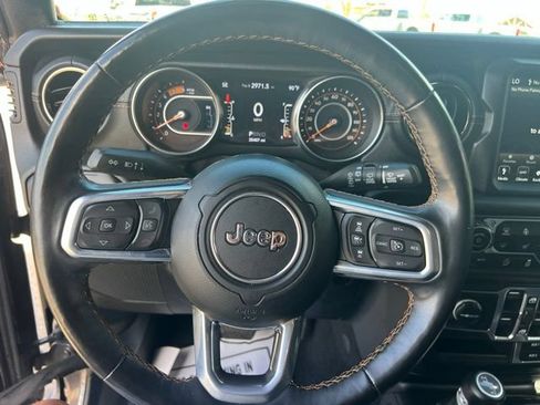 Used 2021 Jeep Wrangler Unlimited Sahara AWD/4WD image 15