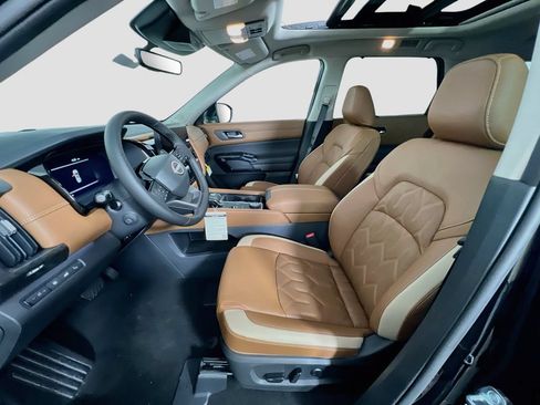New 2026 Nissan Pathfinder Platinum AWD/4WD image 19
