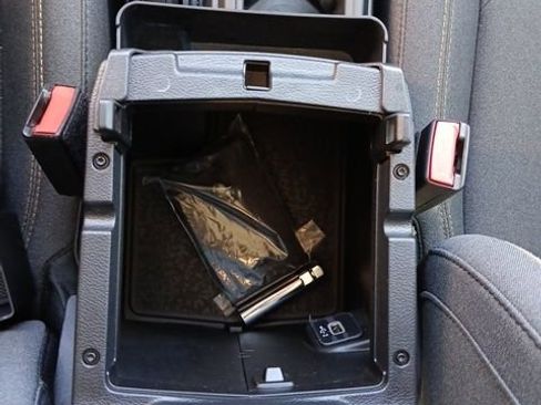 Used 2025 Jeep Gladiator Sport image 60