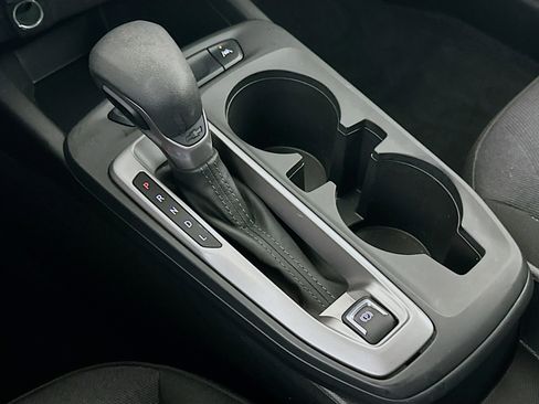 Used 2025 Chevrolet Trax LS w/ LS Convenience Package image 24