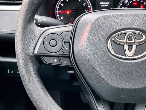 Used 2022 Toyota RAV4 LE image 22