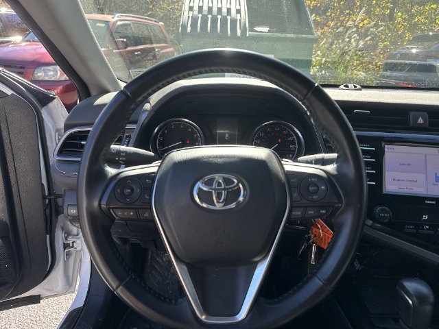 Used 2020 Toyota Camry SE FWD image 21
