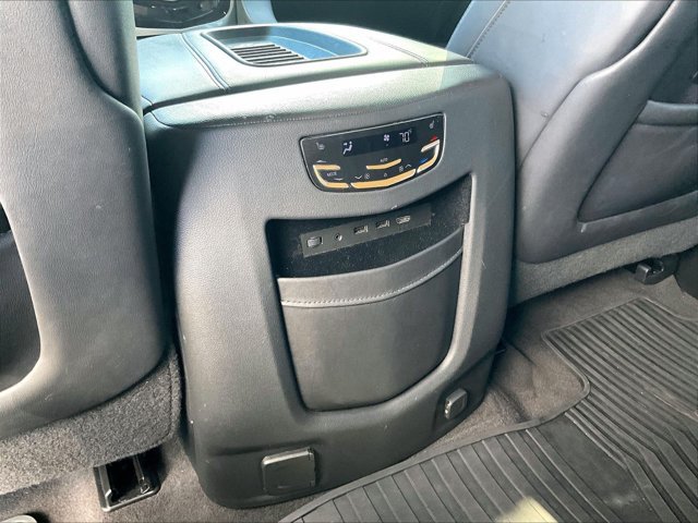 Used 2020 Cadillac Escalade Premium Luxury RWD image 25