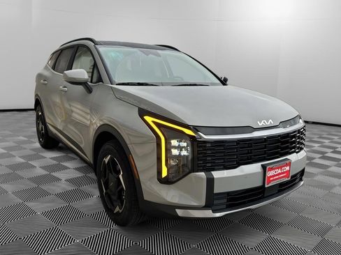 New 2026 Kia Sportage EX image 3