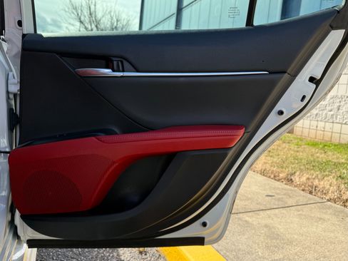 Used 2020 Toyota Camry XSE image 21