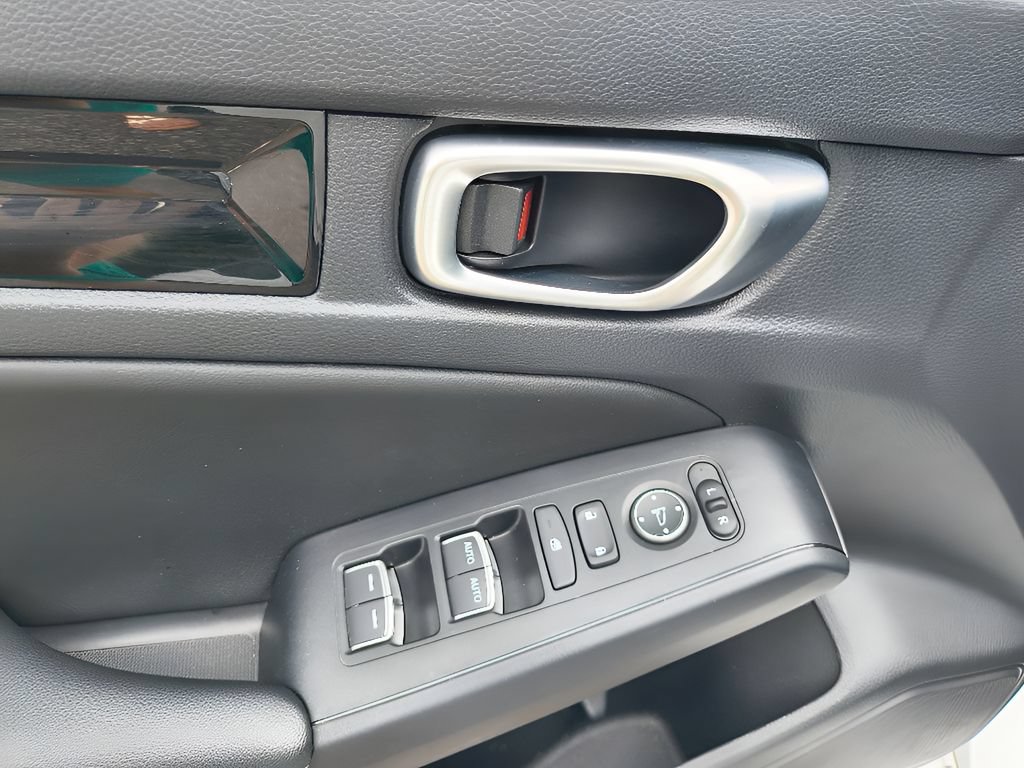 Used 2023 Honda Civic EX-L image 9